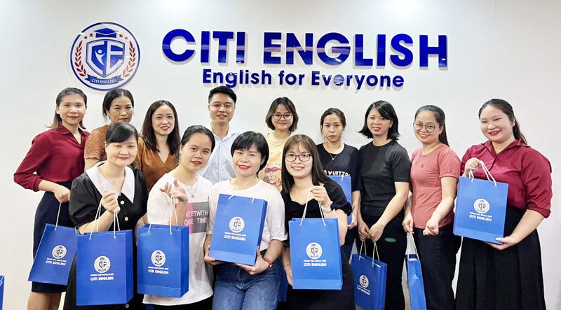 CITI ENGLISH trao quà trung thu gắn kết yêu thương