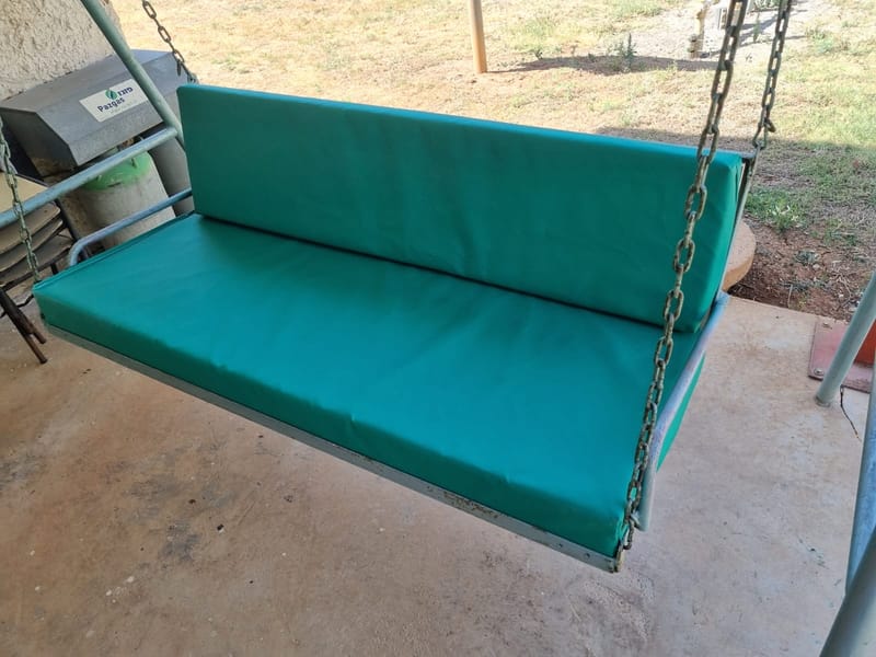 מגוון מוצרי ברזנט לפי דרישה