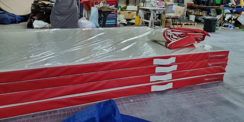 מגוון מוצרי ברזנט לפי דרישה