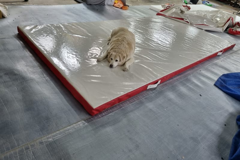 מגוון מוצרי ברזנט לפי דרישה