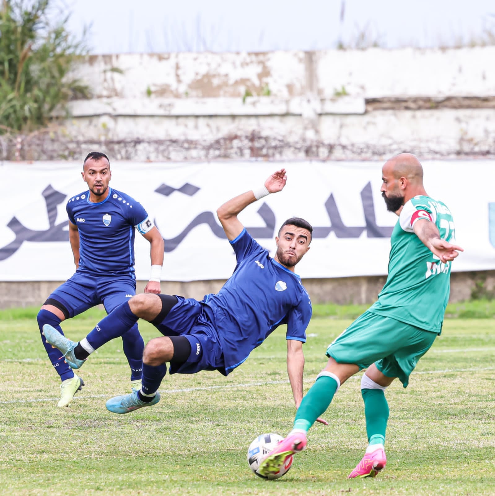 فوز طرابلس على الحكمة وتعادل الشباب الغازية مع شباب الساحل في بطولة لبنان لكرة القدم