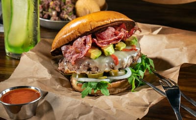 חדש: מסעדת פריז טקסס מגיעה לגבעתיים