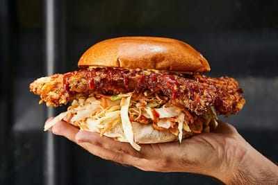 טיים הוט מפרגנים בפתיחה