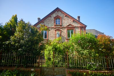 À propos/ABOUT image