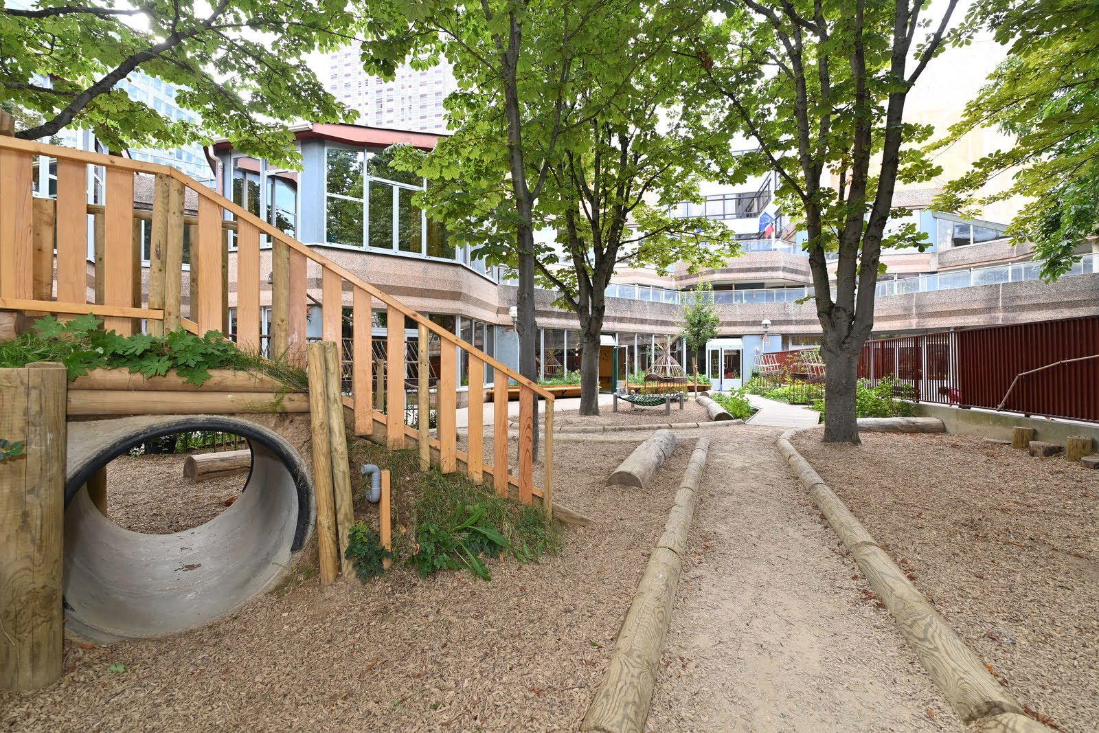 DES COURS VÉGÉTALISÉES