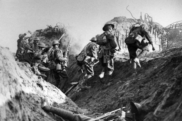 World War 1, ATTACK British soldiers go over the top in France 1914