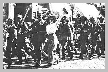 World War 1 Civilians join German soldiers on their first mile's march towards Paris