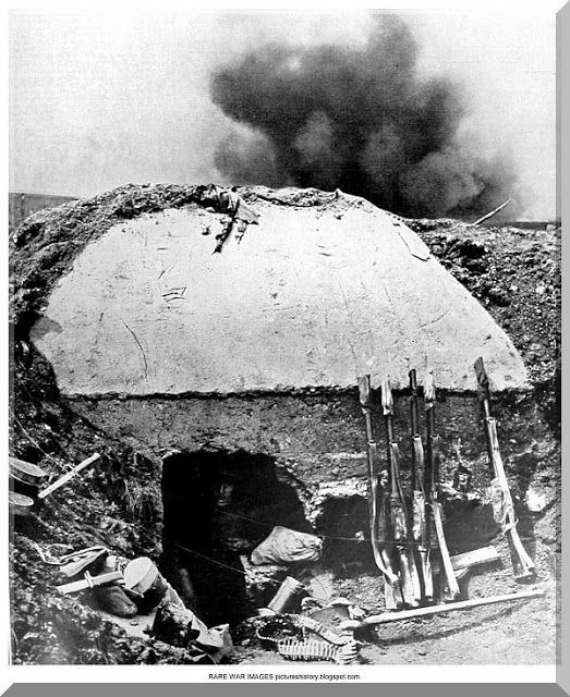 World War 1 This man peeks out from the bunker