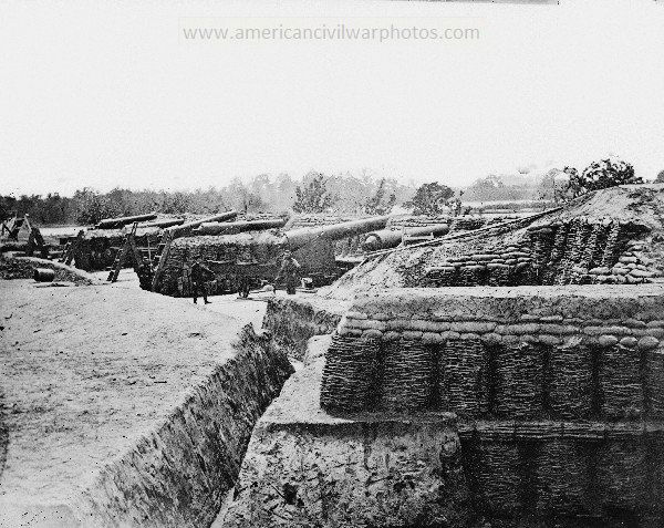 Civil War 1862 Yorktown, Virginia. Battery No. 1 at Farnhold's House, York River mounting one 200-pound and five 100-pound