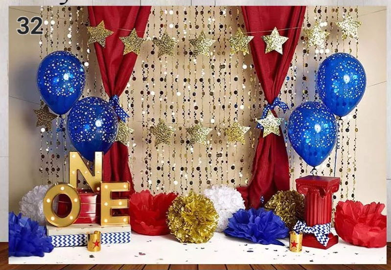 בסטודיו מגוון גדול של רקעים לבחירתכם. 