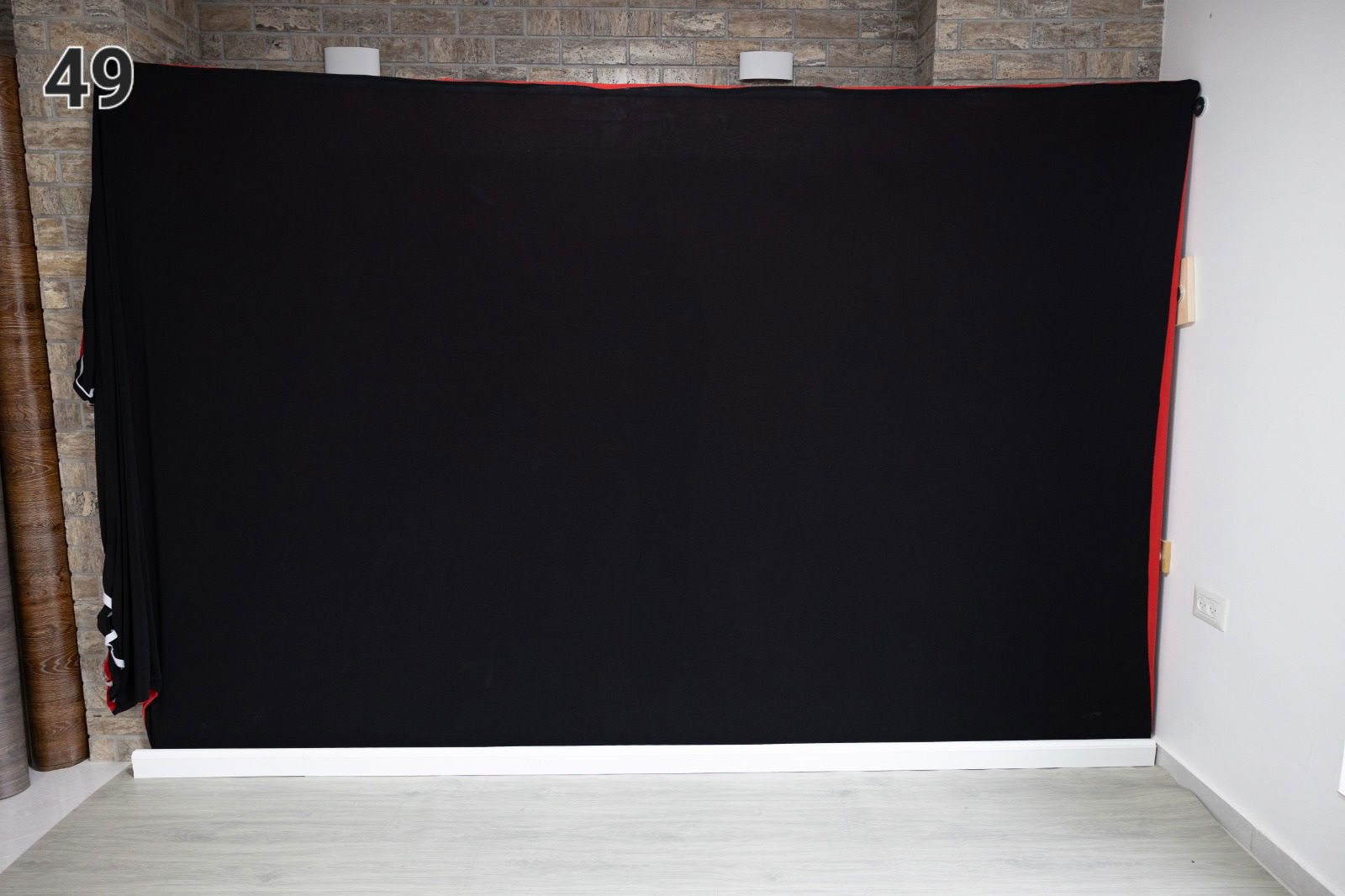 בסטודיו מגוון גדול של רקעים לבחירתכם. 