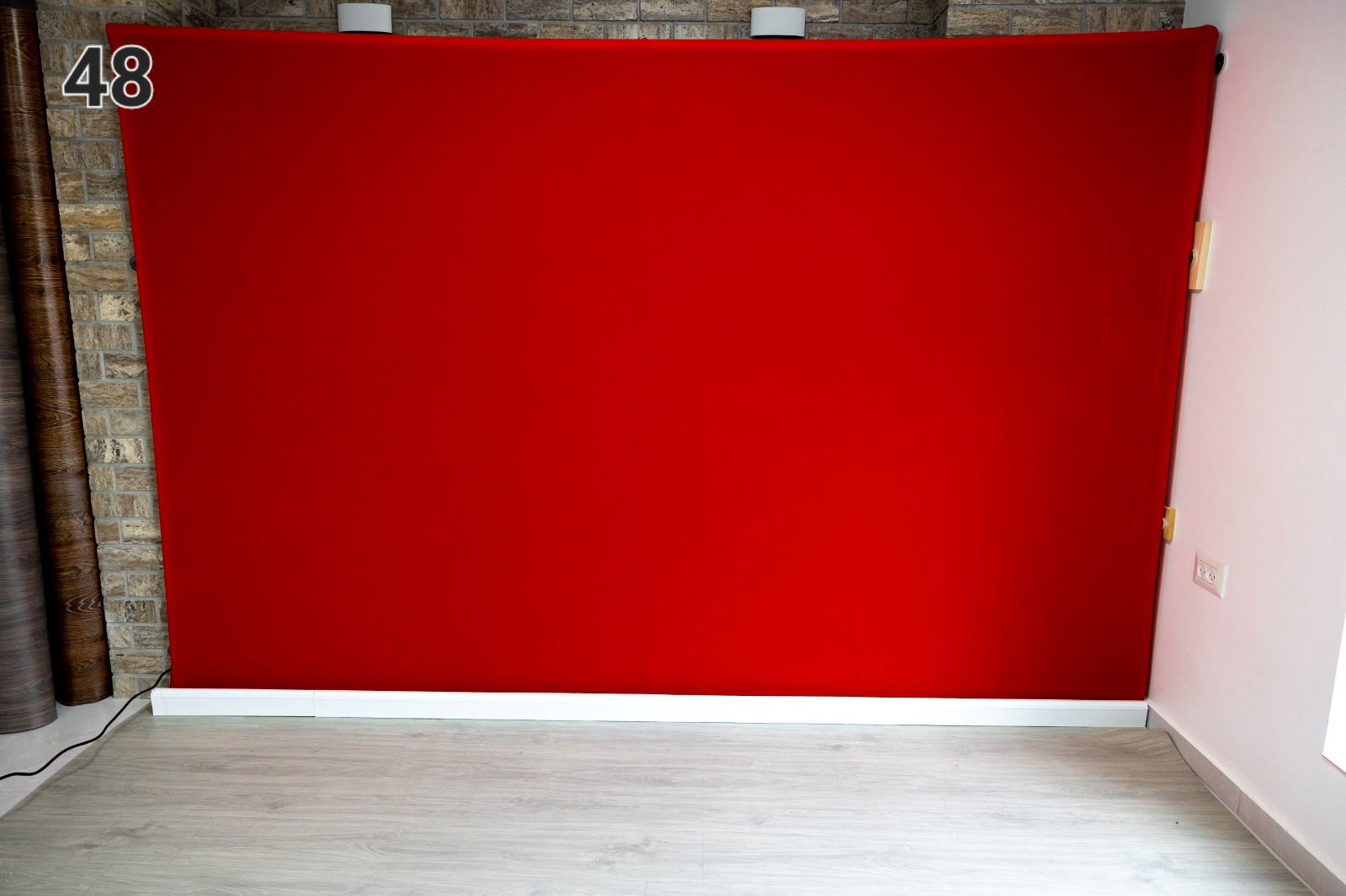 בסטודיו מגוון גדול של רקעים לבחירתכם. 