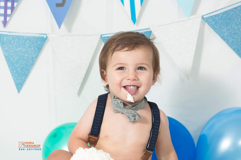 סמאשקייק, קייק סמאש או פשוט צילומי גיל שנה  רגעים מתוקים מחגיגת יום הולדת הראשונה של הבייבי.