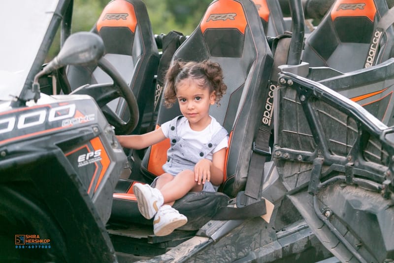 רגע לפני שהבייבי שלנו נהפך מפעוט לגבר קטנטן ניצור מזכרת בלתי נשכחת מהשיער שעוד רגע ונגזר.