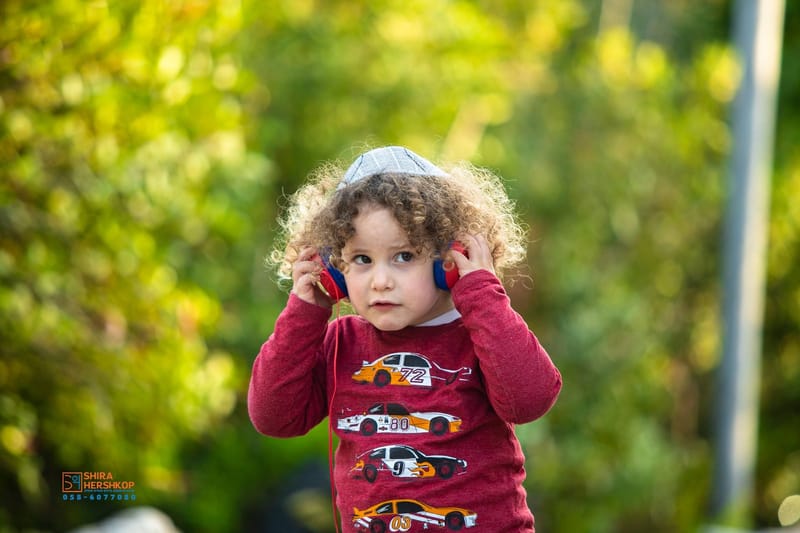 רגע לפני שהבייבי שלנו נהפך מפעוט לגבר קטנטן ניצור מזכרת בלתי נשכחת מהשיער שעוד רגע ונגזר.