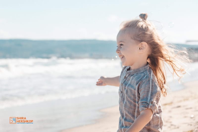 רגע לפני שהבייבי שלנו נהפך מפעוט לגבר קטנטן ניצור מזכרת בלתי נשכחת מהשיער שעוד רגע ונגזר.