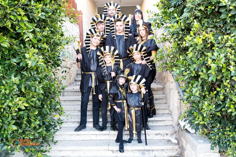 חשבתם , השקעתם וקניתם תחפושות מקוריות?! זה הזמן לתעד!!