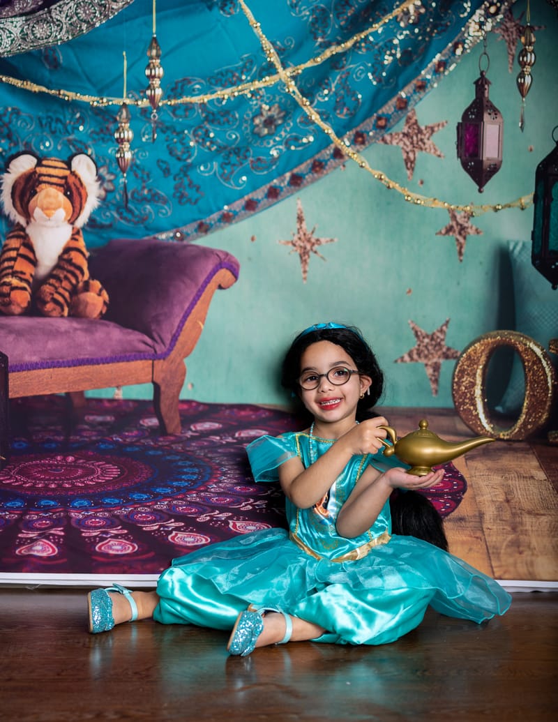 חשבתם , השקעתם וקניתם תחפושות מקוריות?! זה הזמן לתעד!!