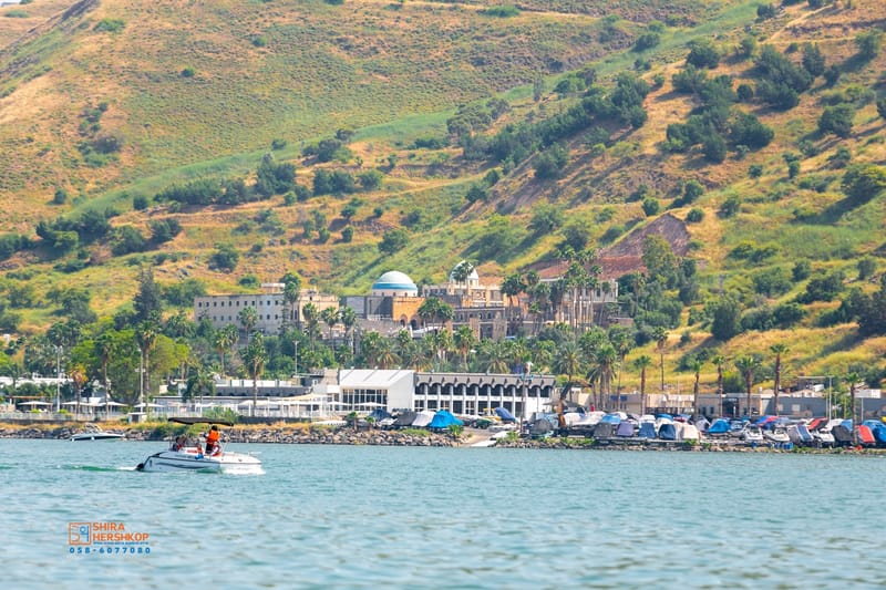 ארץ ישראל היפה 