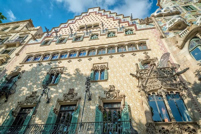 LA CASA AMATLLER, SITUÉE AU CŒUR DU PASSEIG DE GRÀCIA À BARCELONE