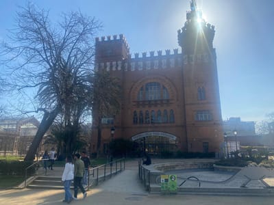 le Château des Trois Dragons, niché au cœur du Parc de la Ciutadella