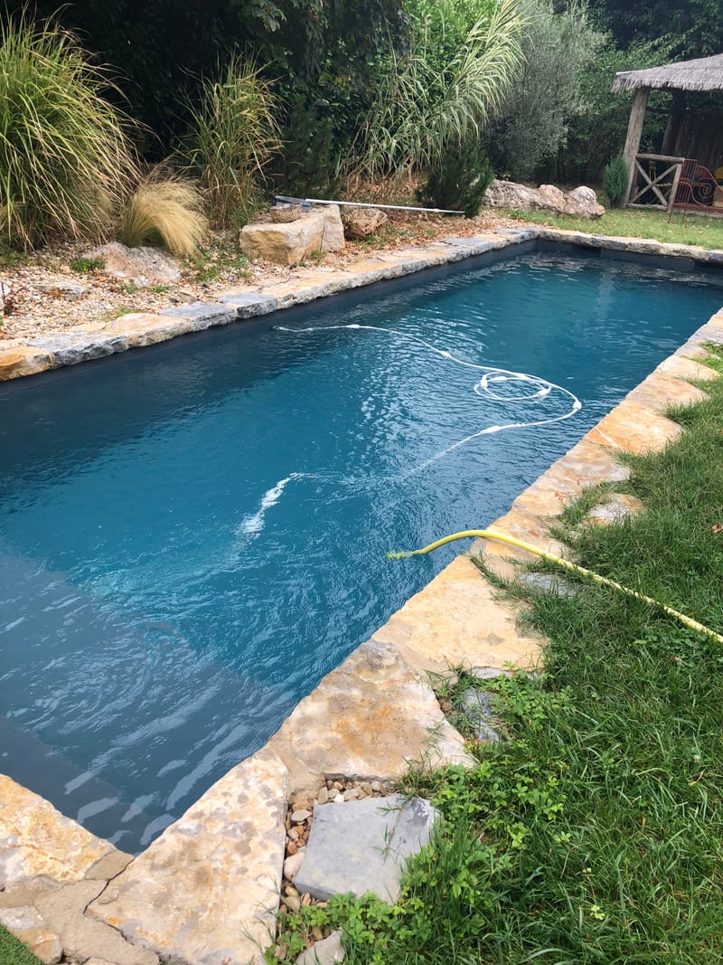 Location de la maison villageoise, la cabane et la piscine privée