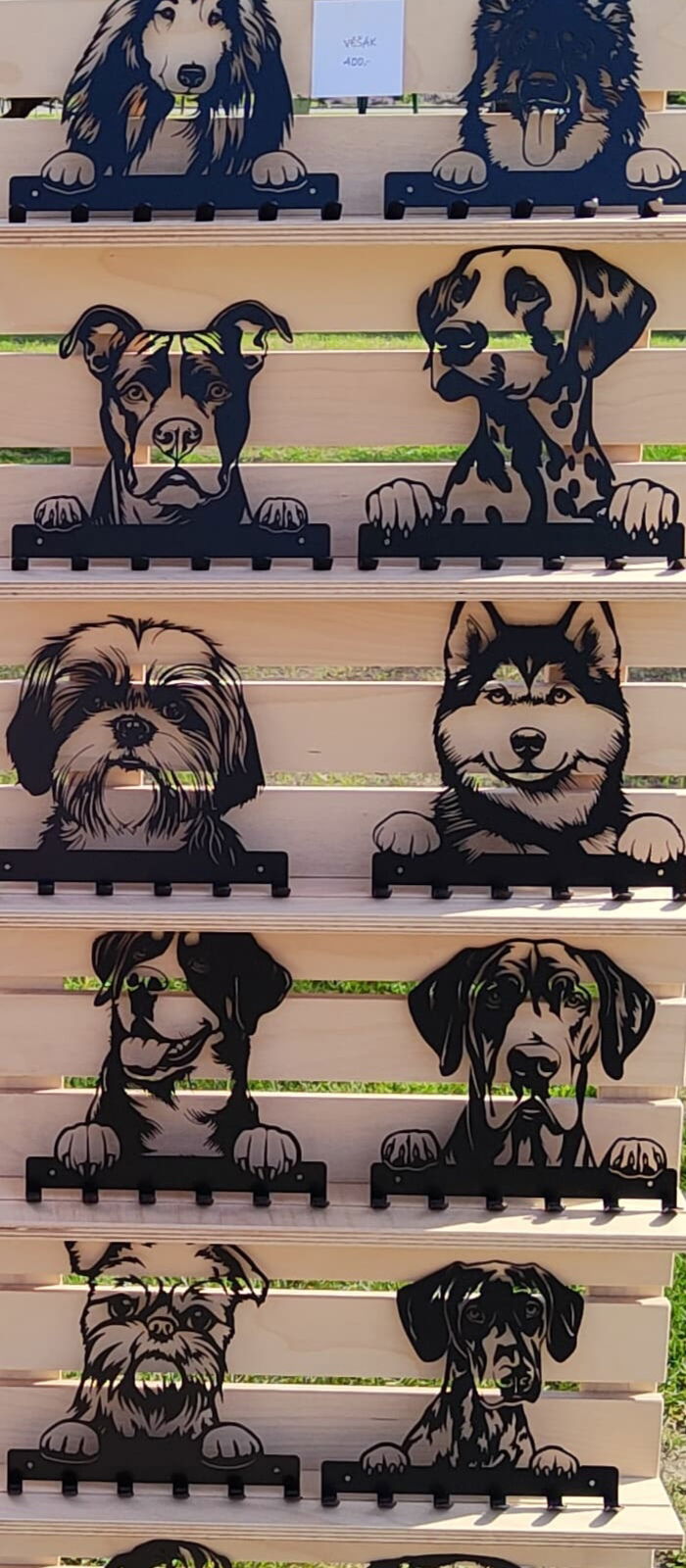 Stavitelné a rozložitelné stojany