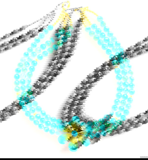 Jade with vintage brooch