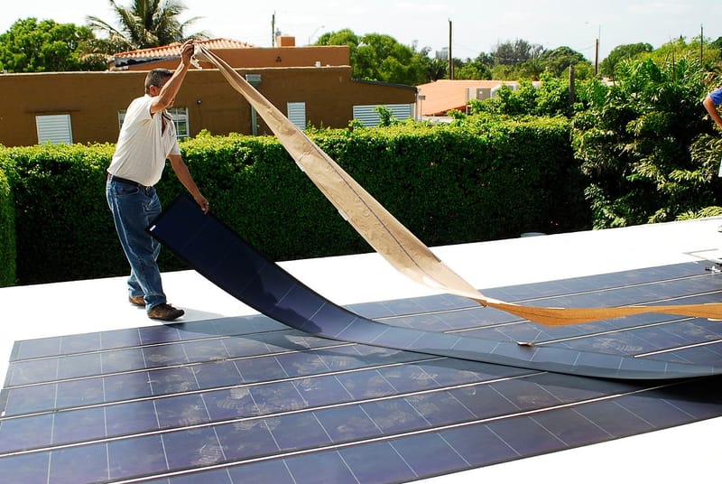 Soluții de panouri fotovoltaice flexibile