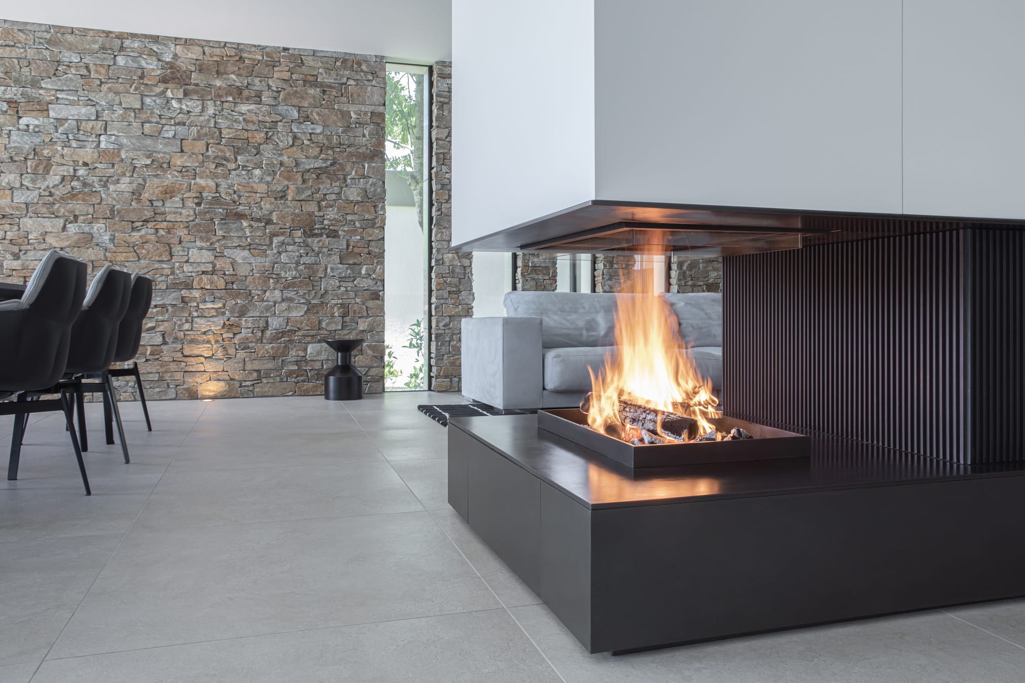 Stühle, Tische, Sofas