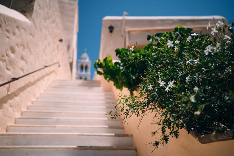 Walking through the medieval settlement of Ano Syros