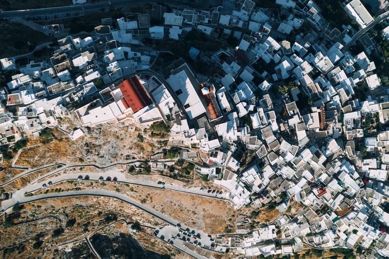 Walking through the medieval settlement of Ano Syros