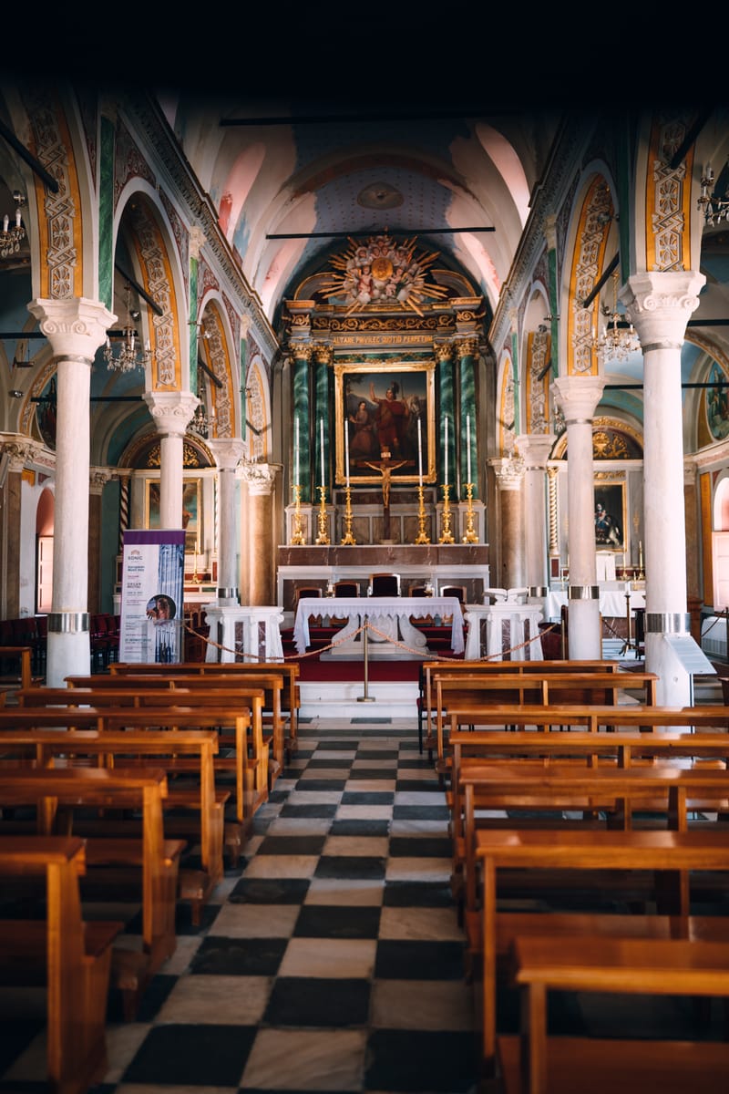Walking through the medieval settlement of Ano Syros