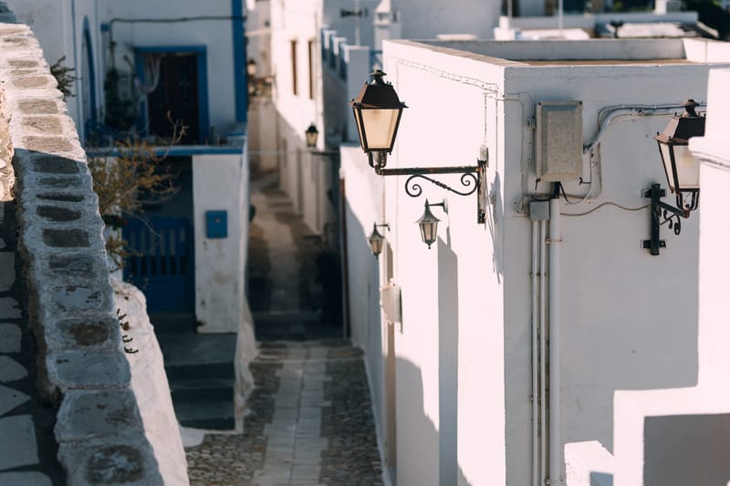 Walking through the medieval settlement of Ano Syros
