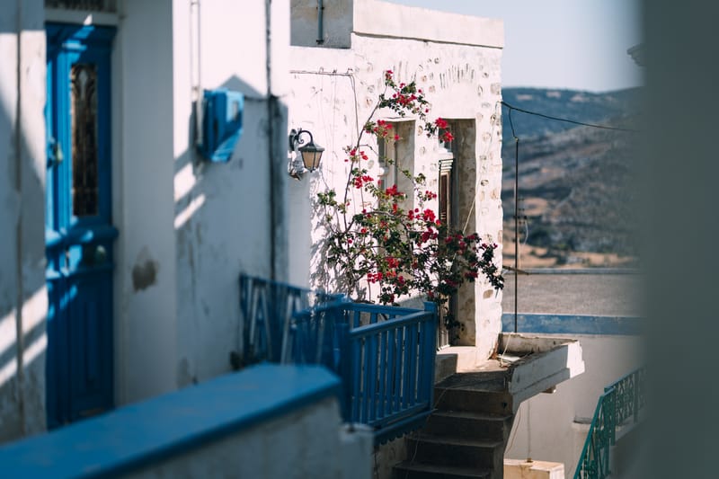Walking through the medieval settlement of Ano Syros