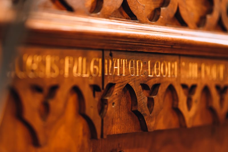 Walking through the medieval settlement of Ano Syros