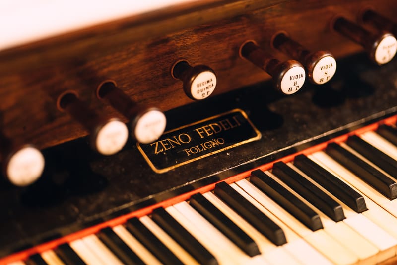 Walking through the medieval settlement of Ano Syros