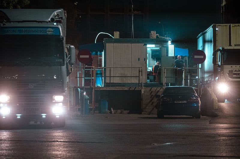 When light falls the last ships depart and the port transforms...