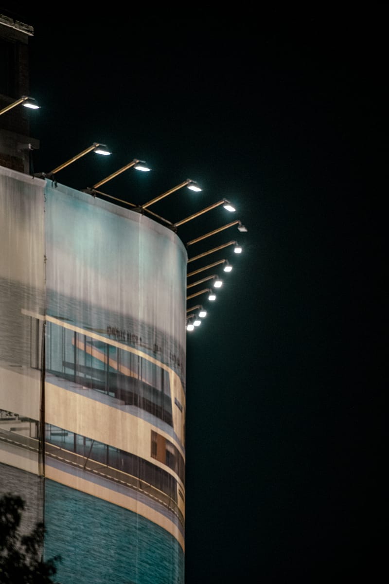 When light falls the last ships depart and the port transforms...