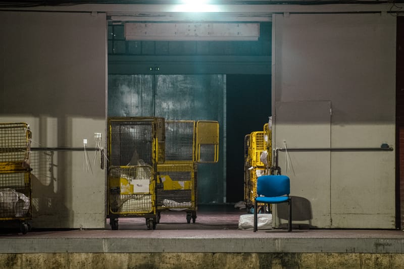 When light falls the last ships depart and the port transforms...