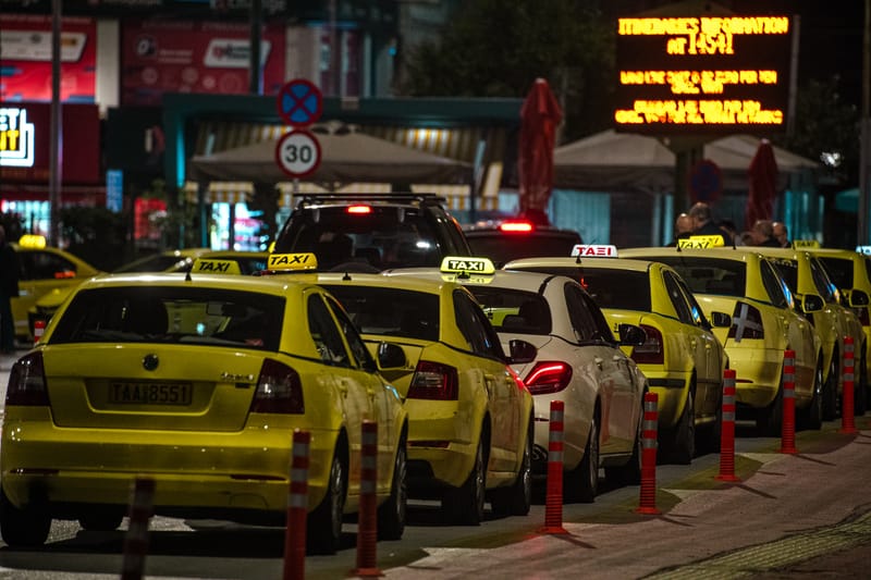 When light falls the last ships depart and the port transforms...