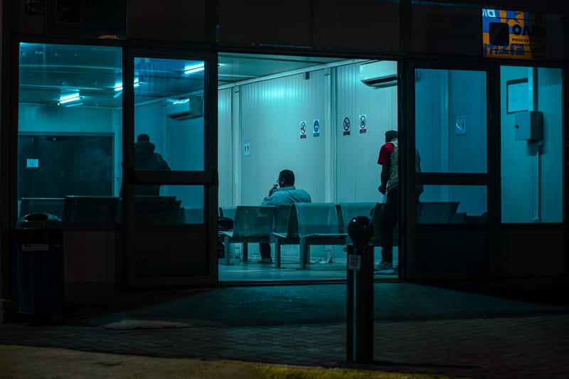 When light falls the last ships depart and the port transforms...