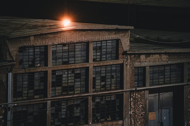 When light falls the last ships depart and the port transforms...