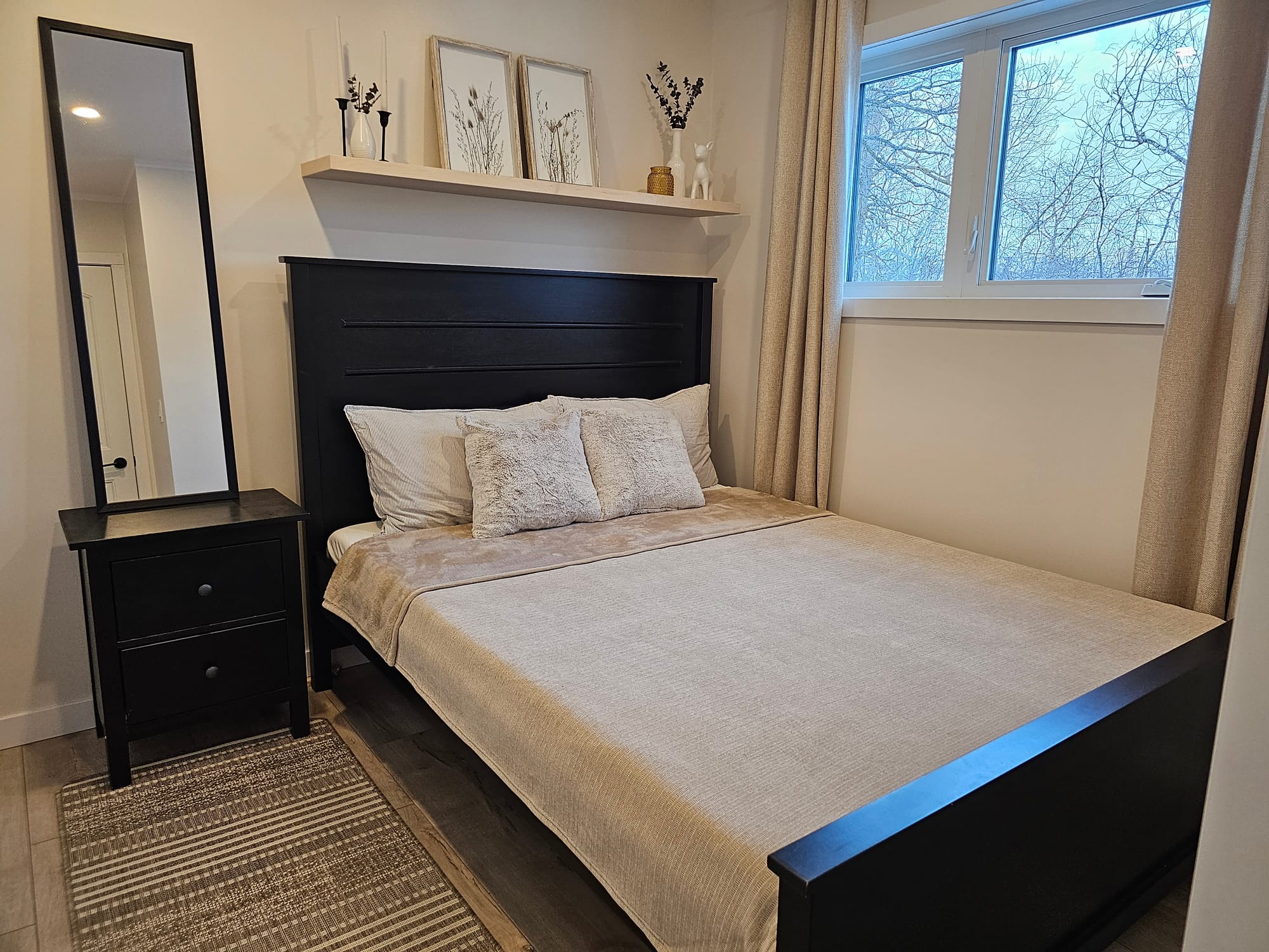 BEDROOM 1