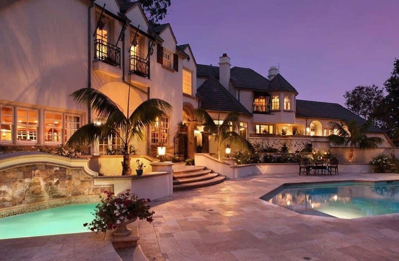 تنظيف القصور والفلل