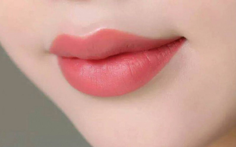 Phun Môi Màu Hồng San Hô: Bí Quyết Cho Đôi Môi Tươi Sáng và Rạng Rỡ