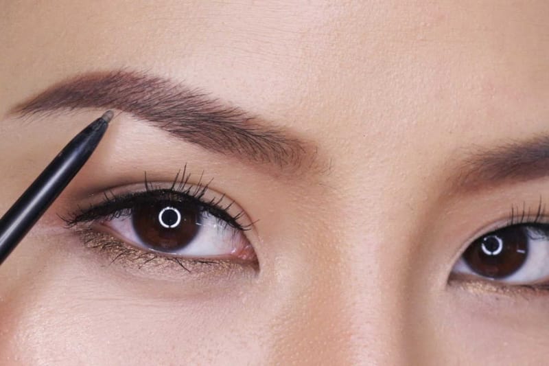 Tự Ti Vì Lông Mày Quá Đậm? Bí Quyết Làm Nhạt Màu Lông Mày Hiệu Quả