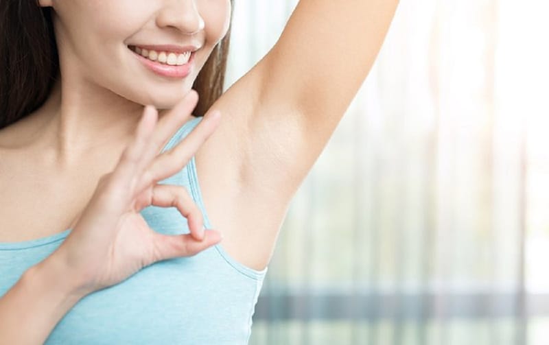 Làm Thế Nào Để Tẩy Lông Nách Bằng Sáp Mà Không Đau?