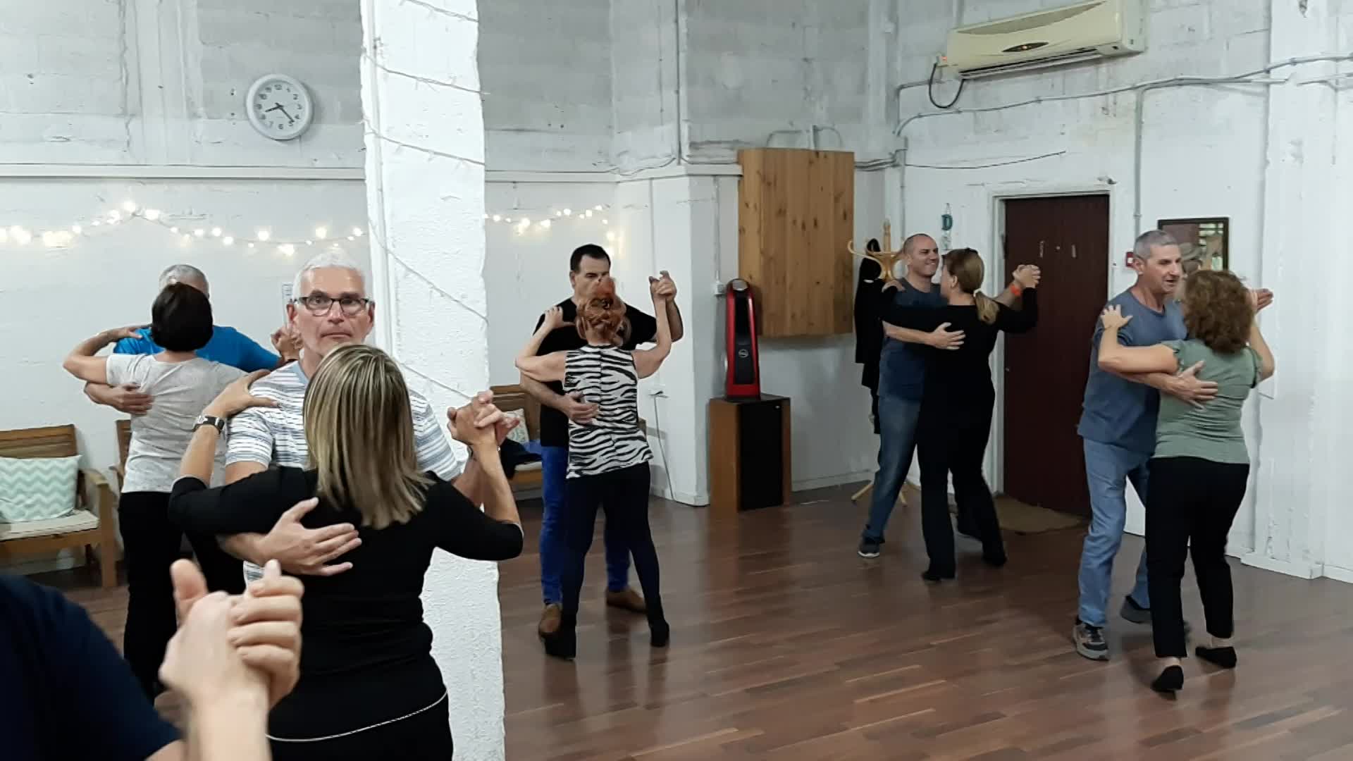 שיעור צ'ה צ'ה בסטודיו