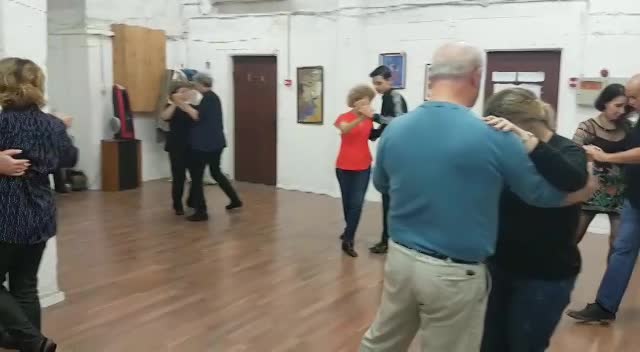 שיעור טנגו ארגנטינאי בסטודיו